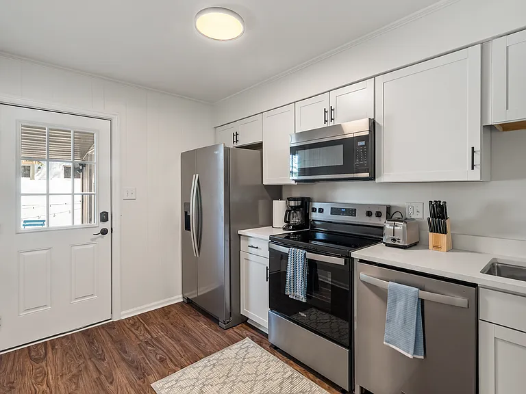 8 Grove St — Photo 11