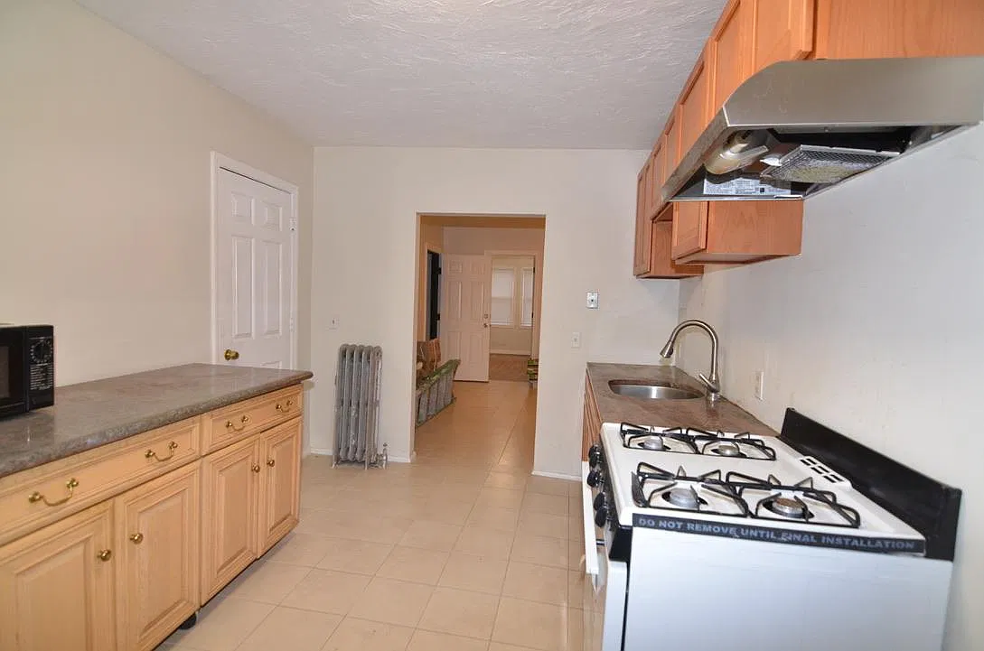 2 bed, 900 sqft, $2,000 — Photo 2
