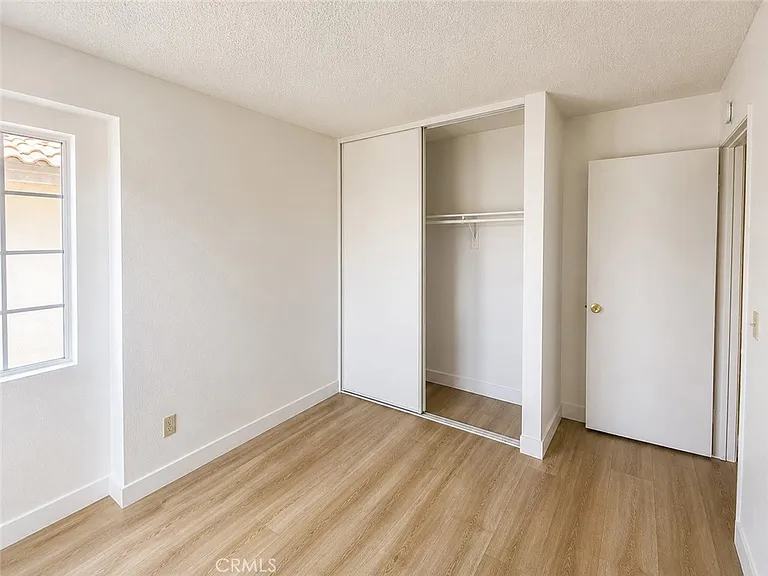 15583 Oak Springs Rd — Photo 32