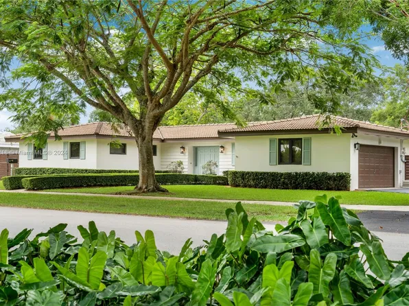 8520 SW 160th St, Palmetto Bay, FL 33157