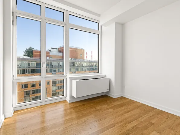 415 Main Street image 10 of 28