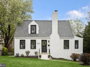 2833 Summerfield Rd, Falls Church, VA 22042