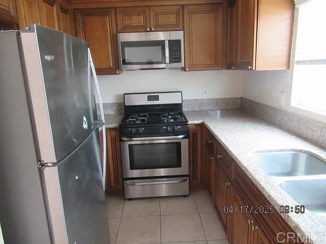 567 Florida St #D — Photo 4