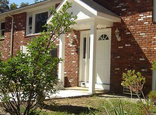 40 Holden St APT 102, Coventry, RI 02816