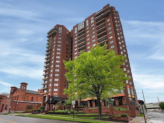 3rd image of 155 W Main St APT 1405