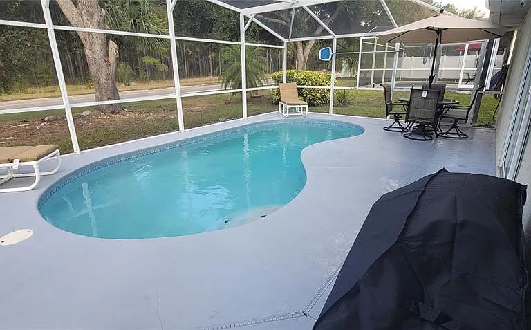 730 Pine Cone Dr — Photo 2