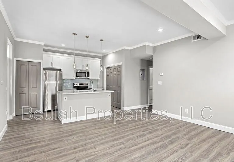 1200 Allen Ave #2R — Photo 3