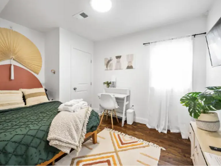131 Bristol St — Photo 11