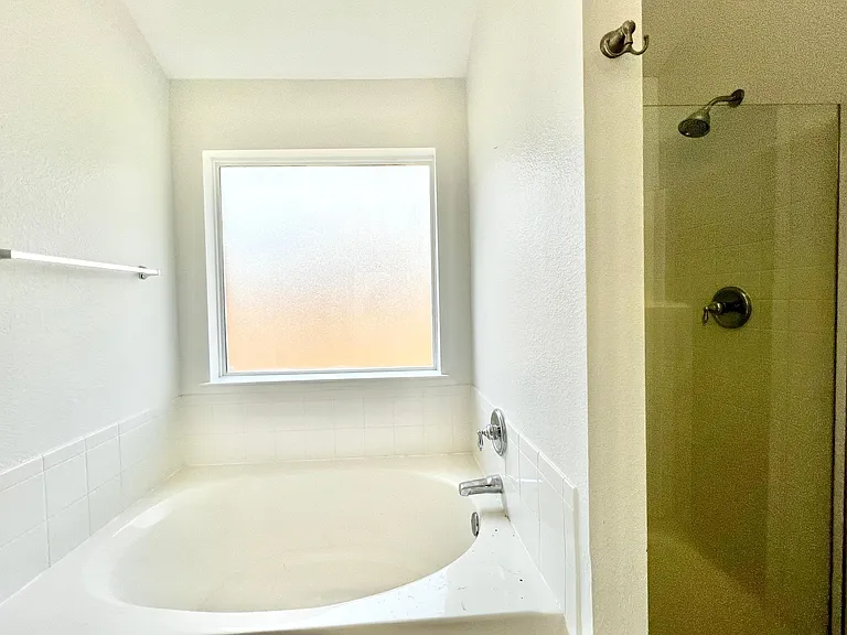 805 Edgehill Rd — Photo 9