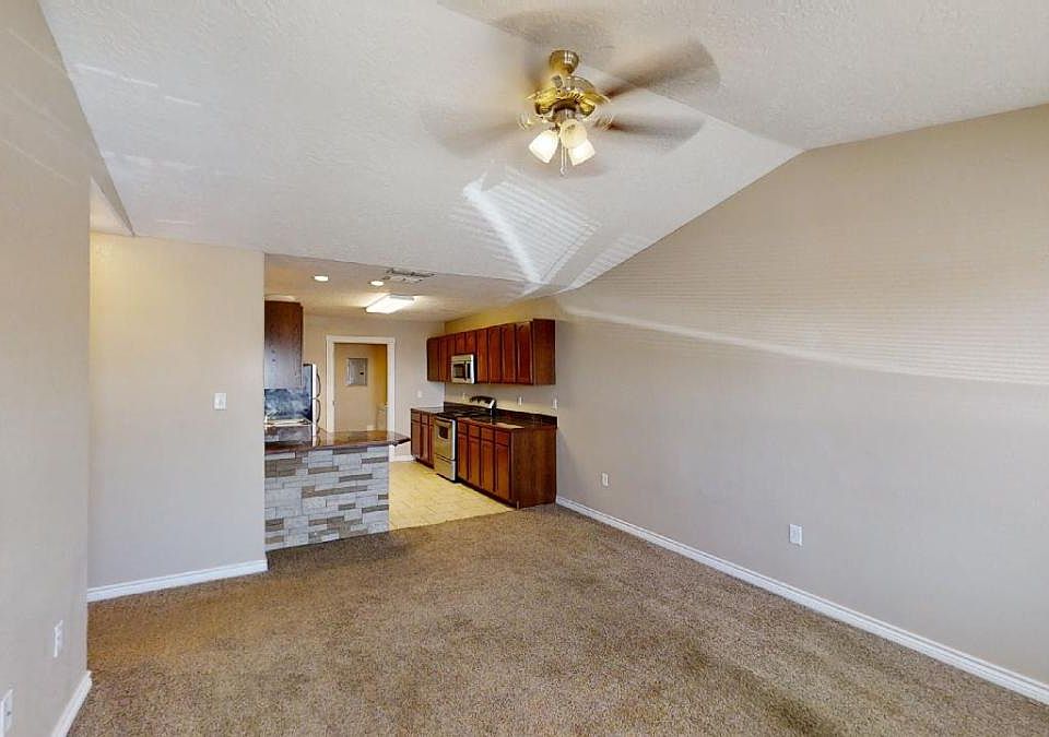 1st image of 412 W University Dr #A