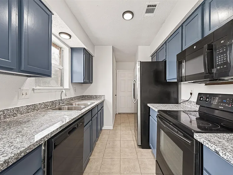 7523 La Place Dr — Photo 14