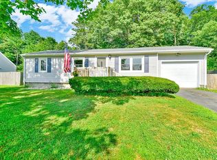 129 Hanson Dr, Springfield, MA 01128