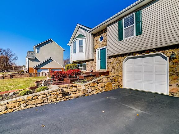 3rd image of 4714 Faldo Cir NE