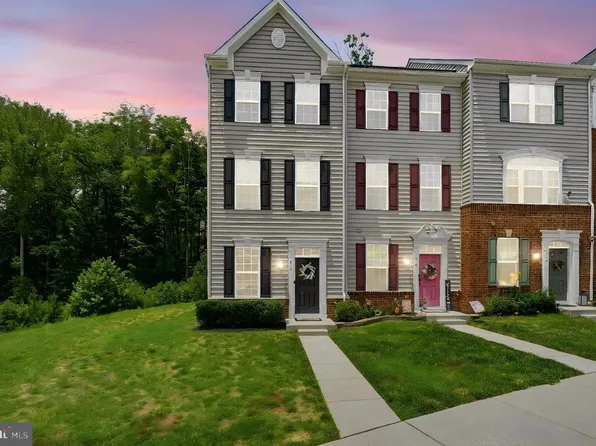 618 Streamview Dr, Fredericksburg, VA 22405