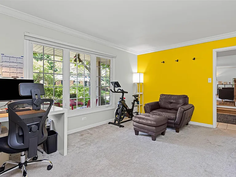 16610 Old Bedford Rd — Photo 24