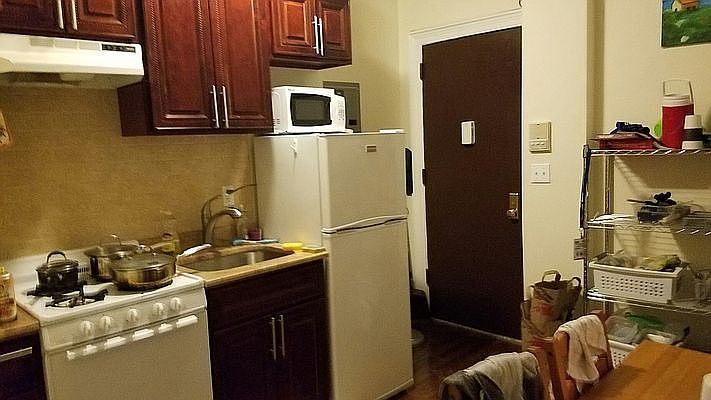 1st image of 142 E 33rd St #8