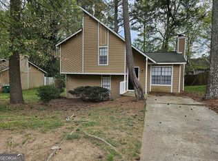 6301 Creekford Dr, Lithonia, GA 30058