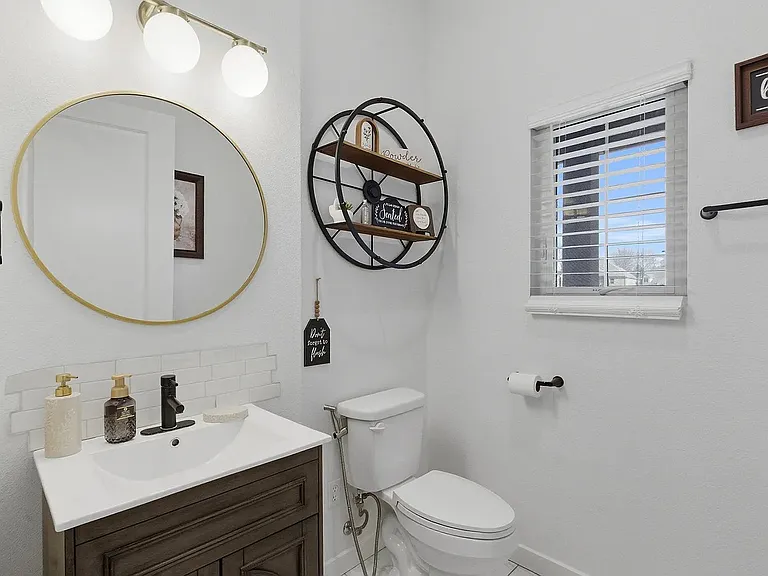703 S Hickory Dr — Photo 25