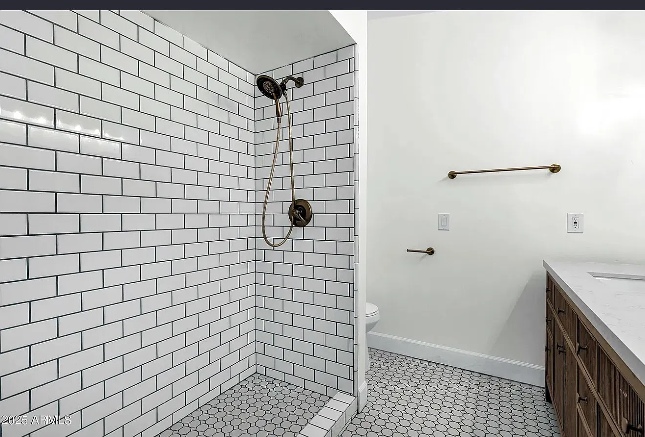 3 bed, 1430 sqft, $2,300 — Photo 2