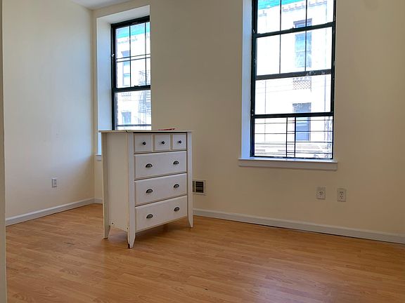 5th image of 660 Bay St #2F