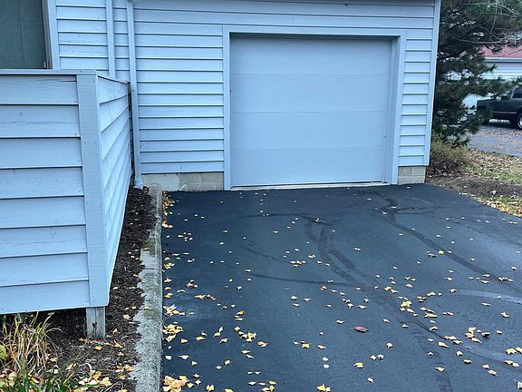 3rd image of 1036 Lookout Dr #1036