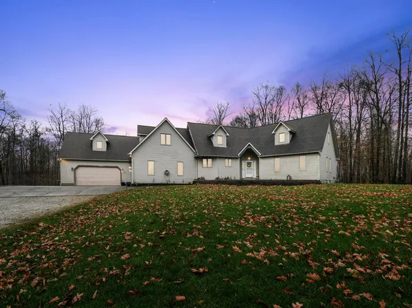 100 White Oak Dr, Granville, OH 43023