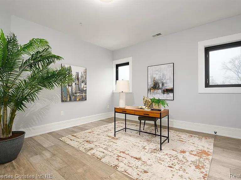 32686 Woodward Ave #E — Photo 9