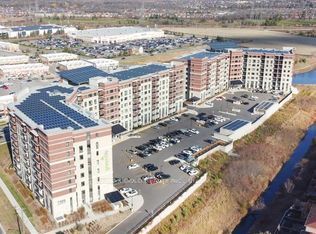 39 New Delhi Dr S #5, Markham, ON L3S 0E1