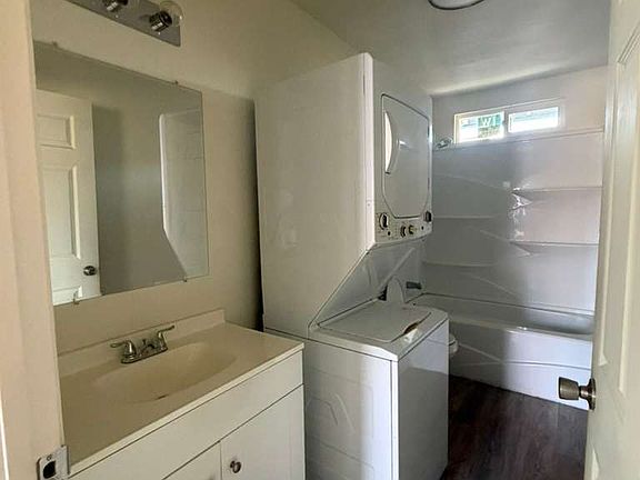 3rd image of 427 N Orange Ave #A
