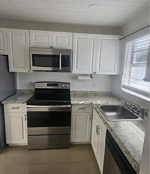 1630 Embassy Dr #105 — Photo 6