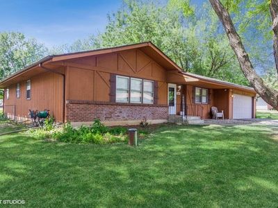 909 Aura Dr, Rockford, IL, 61108