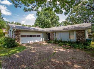 5 Walnut Valley Dr, Little Rock, AR 72211