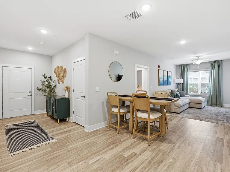 Pine Reserve Apartments — Photo 32