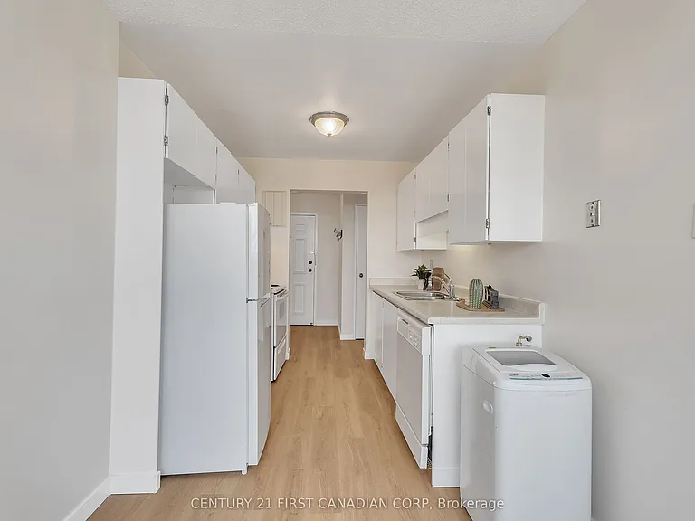 600 Grenfell Dr #1010 — Photo 17
