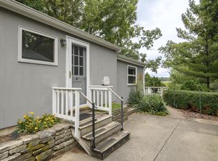 W302S10167 Oconee Dr, Mukwonago, WI 53149