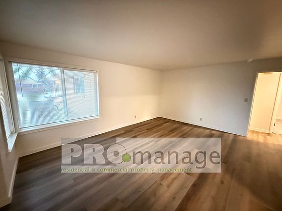 2nd image of 673 Cambridge Dr APT 5
