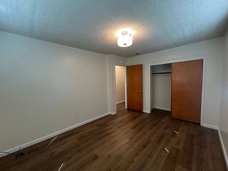 1250 Bolton Dr — Photo 12
