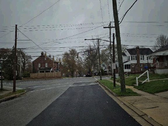 5th image of 2625 Moore Ave