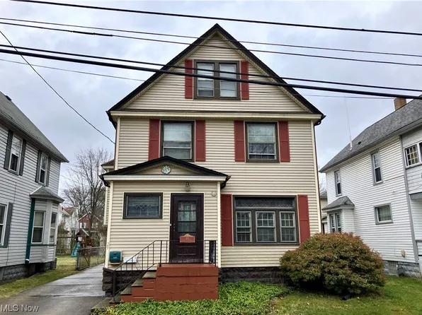 29 Maple Ave, Niles, OH 44446