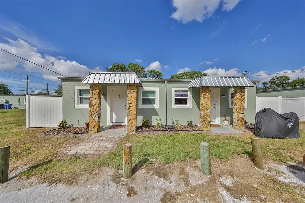 2 bed, 1.0 bath, 650 sqft, $1,400 — Photo 1