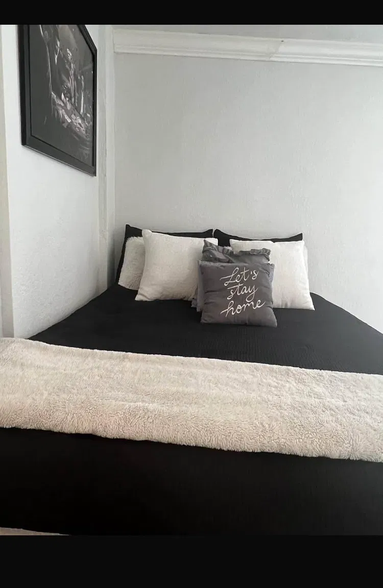 Studio, 400 sqft, $1,299 — Photo 2