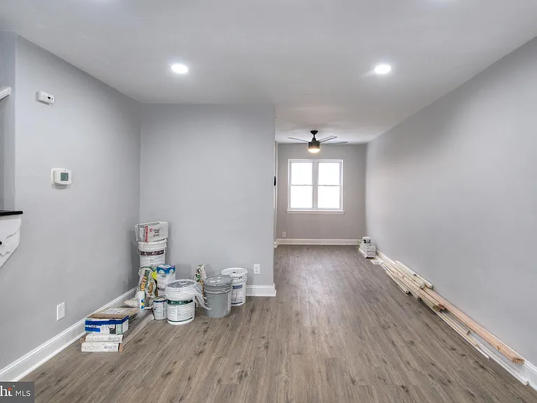 1327 Jackson St — Photo 9