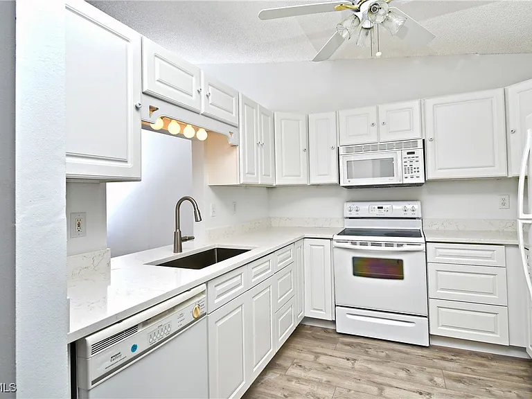 17502 Island Inlet Ct — Photo 8