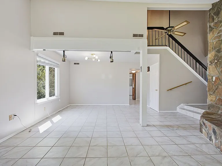 10805 Southall Dr — Photo 9