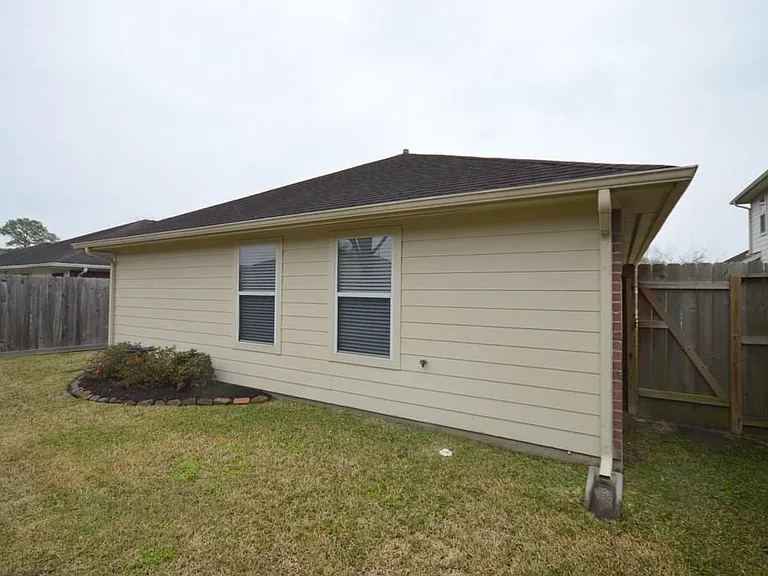 2627 Spring Dusk Ln — Photo 19