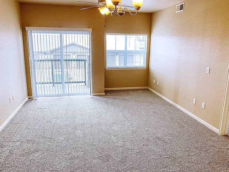 Lodgepole Creek Apartments — Photo 8