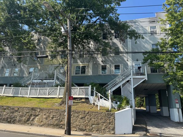 37 Greenwich Ave APT 3-11