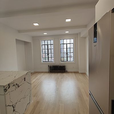 3rd image of 320 E 42nd St APT 1715