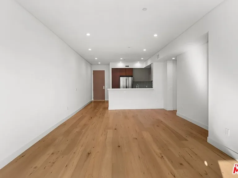 938 S Orange Grove Ave #302 — Photo 12