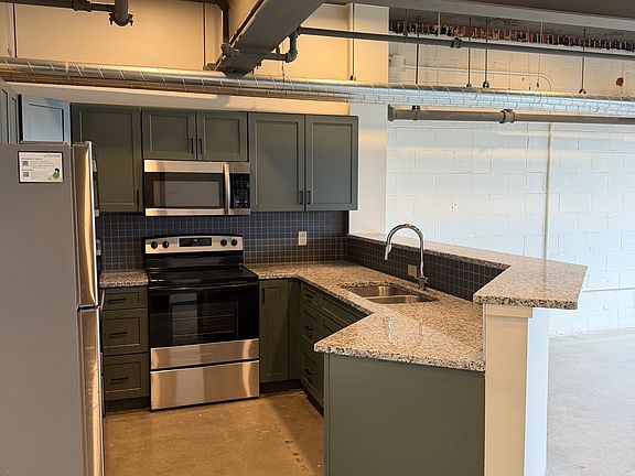 2nd image of 150 Jefferson St #18